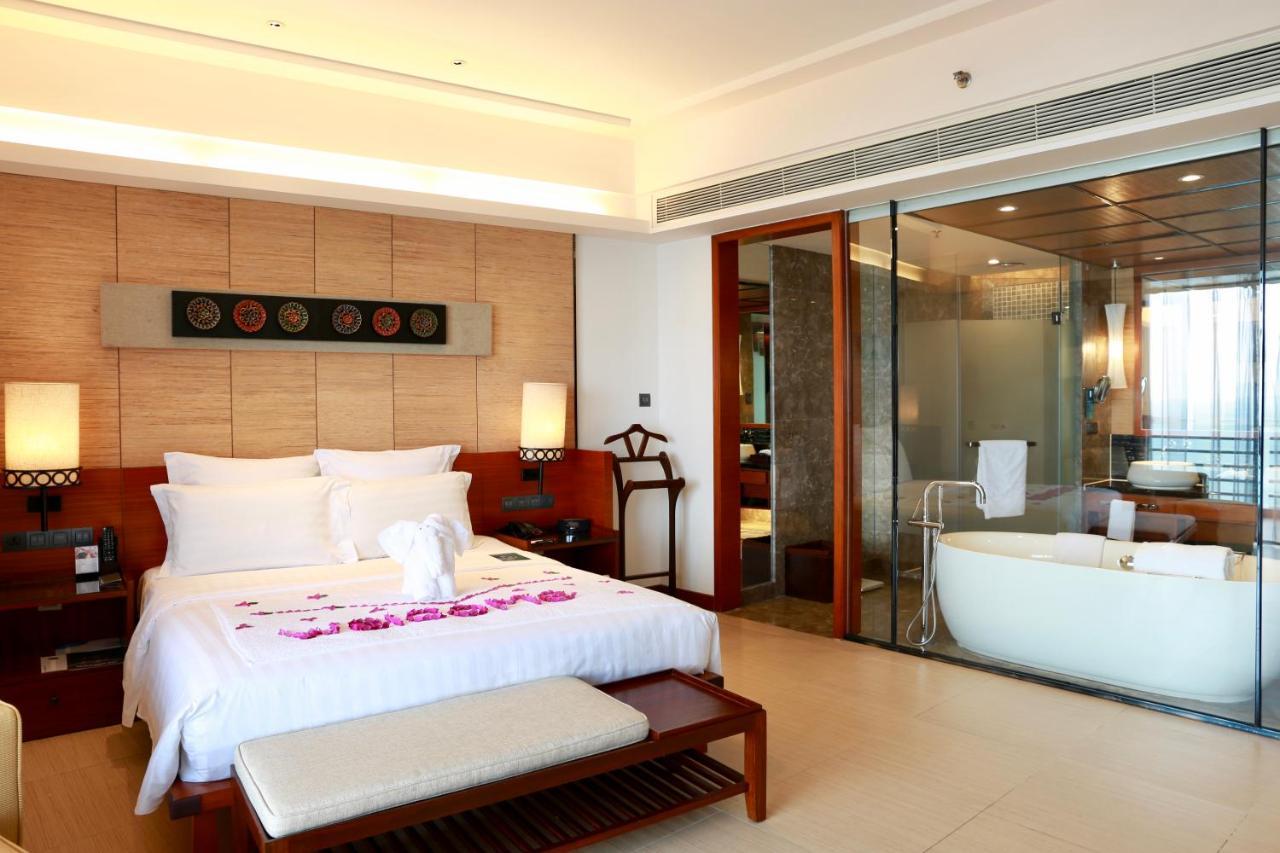 Pullman Oceanview Sanya Bay Resort & Spa Extérieur photo