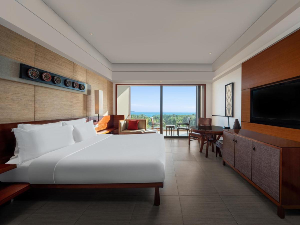 Pullman Oceanview Sanya Bay Resort & Spa Extérieur photo